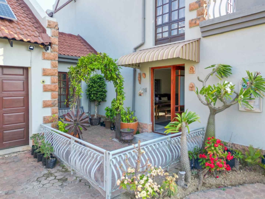 3 Bedroom Property for Sale in Meerhof North West